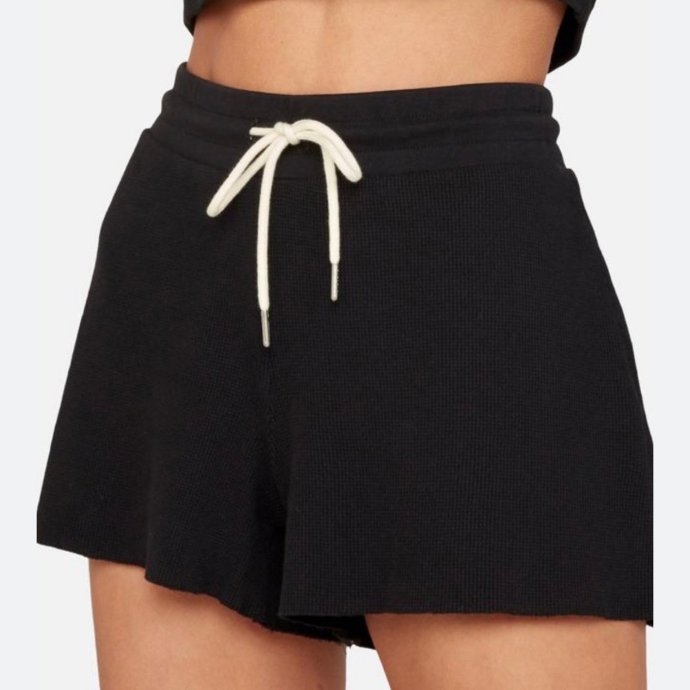 Nate the label thermal shorts